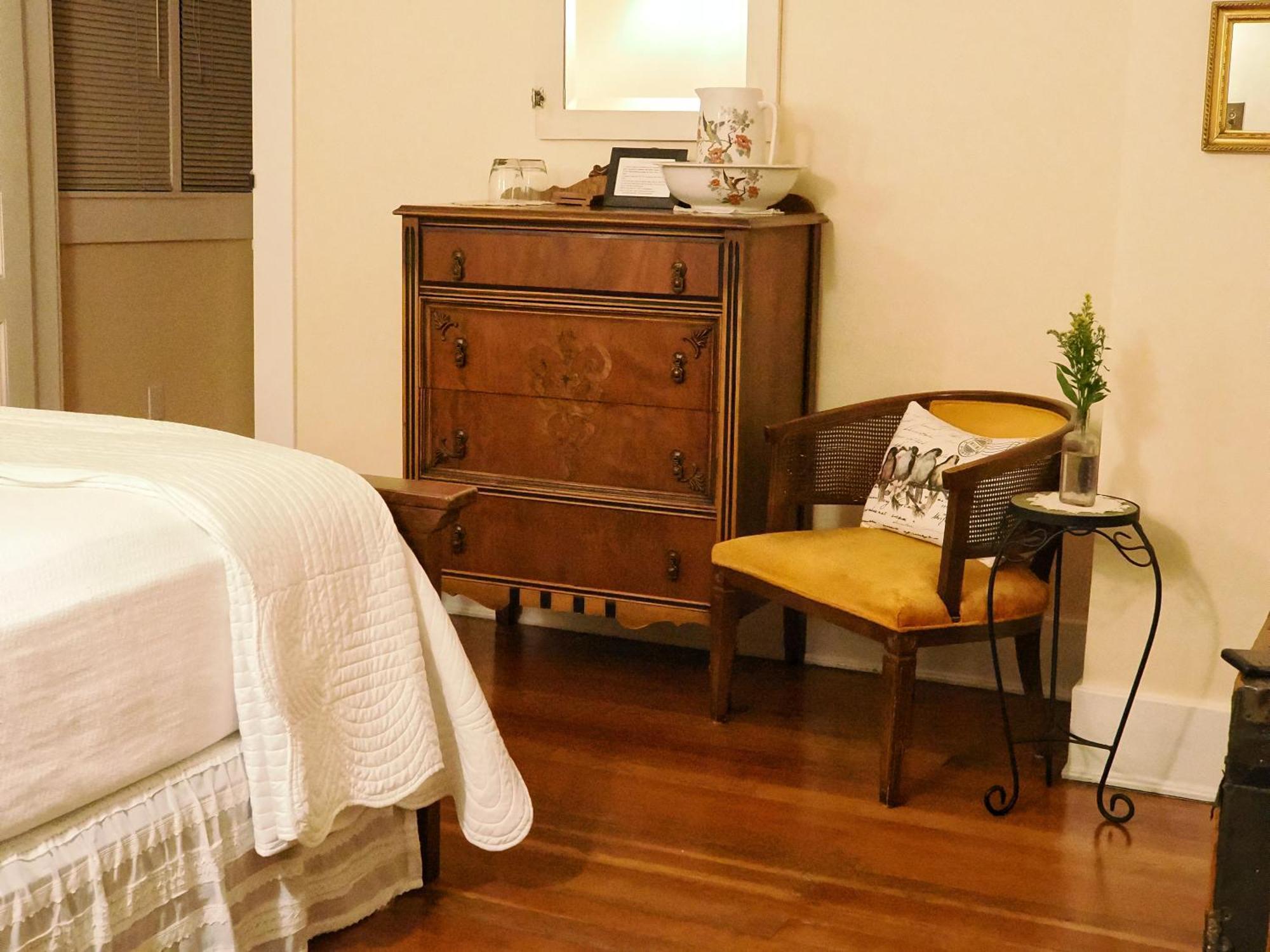 Lady Geneva Bed & Breakfast Medford Exteriör bild