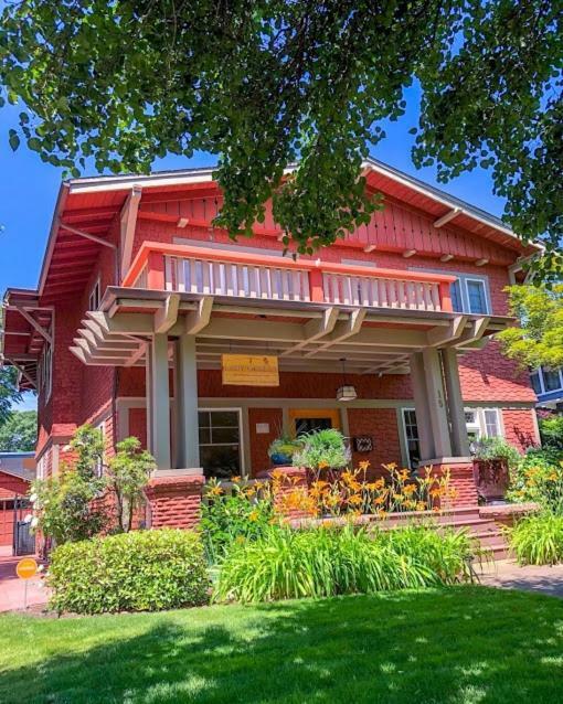 Lady Geneva Bed & Breakfast Medford Exteriör bild